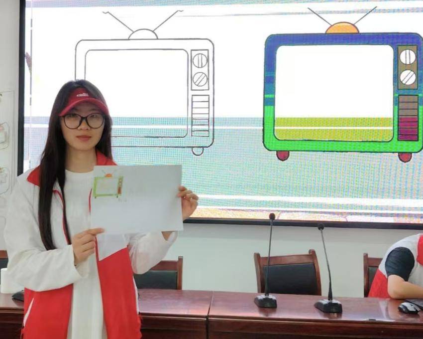 五线谱遇上调色盘:伟德官网bv1946志愿者为儿童打造“音乐+绘画”创新美育课.docx